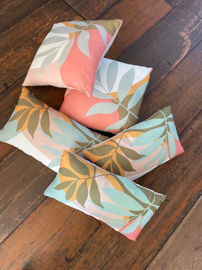Set van 5 buiten kussens met bladprint, Tuin en Terras, Ophalen of Verzenden, Zo goed als nieuw