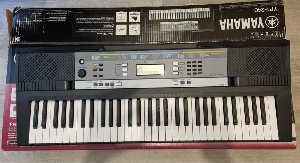 Keyboard Yamaha YPT-240 (als nieuw + originele doos), Muziek en Instrumenten, Ophalen, Zo goed als nieuw, 61 toetsen, Yamaha