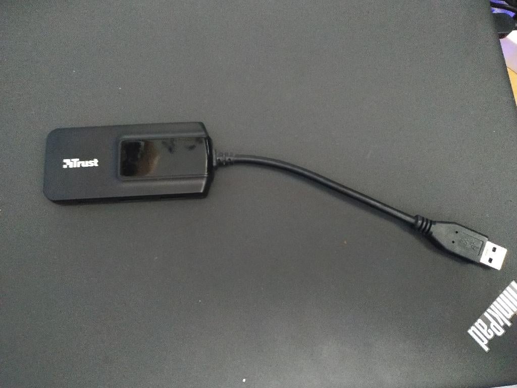 TRUST 21318 4 PORT USB 3.0 HUB, Computers en Software, Dockingstations, Laptop, Ophalen of Verzenden, Zo goed als nieuw, Trust