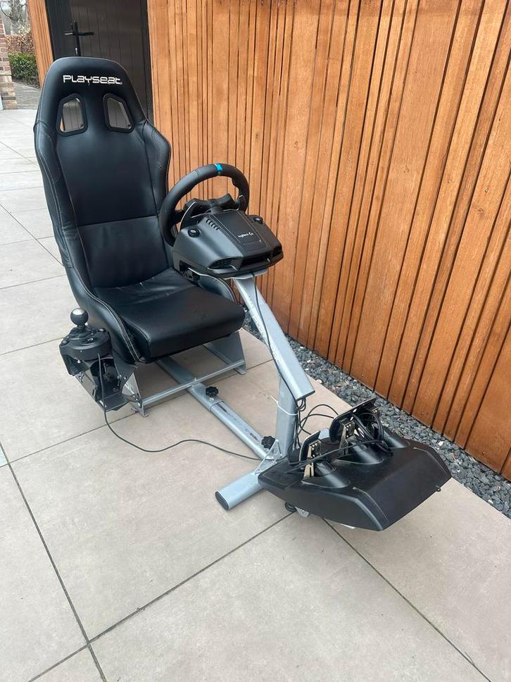 Playseat inclusief logitech G29 + shifter, Spelcomputers en Games, Spelcomputers | Sony PlayStation Consoles | Accessoires, Zo goed als nieuw
