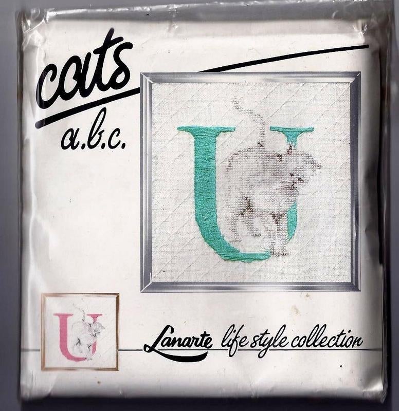 Borduurpakket kat de letter u met rose en mint garen, Ophalen of Verzenden, Nieuw, Borduurpakket