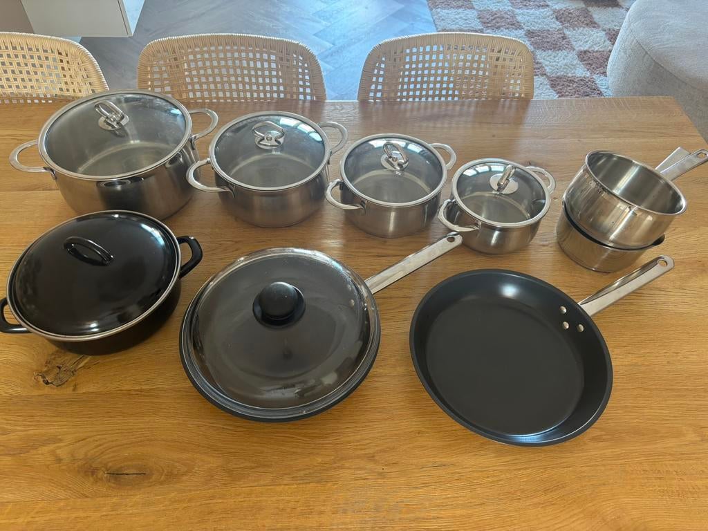 Uitgebreide pannenset - BK, RVS, Huis en Inrichting, Keuken | Potten en Pannen, Ophalen, Gebruikt, Pannenset, Gietijzer