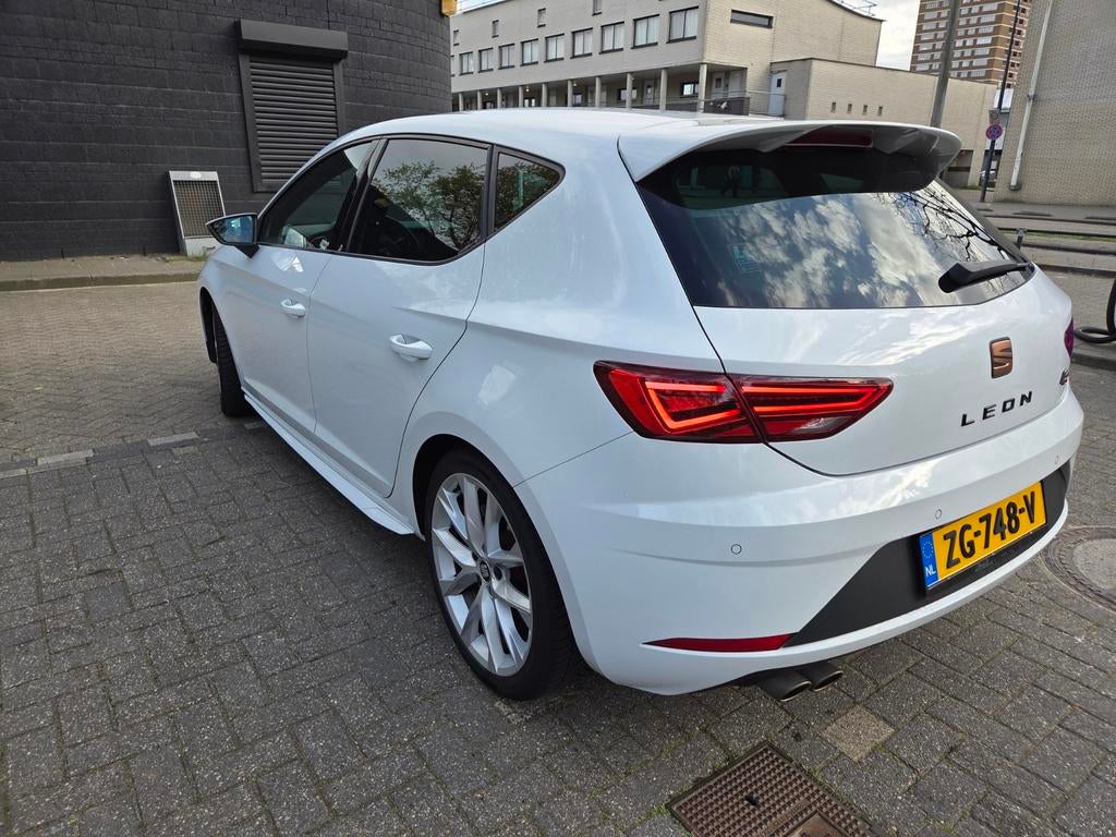 Seat Leon 1.5 TSI 150PK Dsg-7 2019 Wit, Auto's, 15 km/l, 1498 cc, Zwart, 4 cilinders