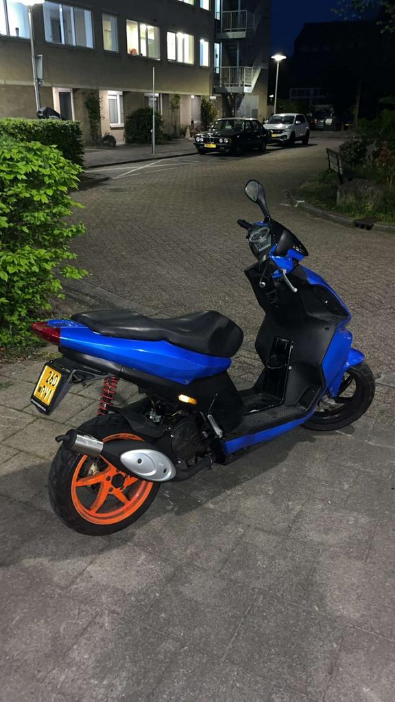 Piaggio nrg 2005, Fietsen en Brommers, Scooters | Piaggio, Gebruikt, NRG, Maximaal 45 km/u, Tweetakt, Ophalen of Verzenden