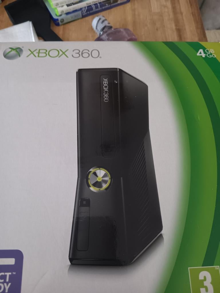 XBOX 360 4gb Go, Spelcomputers en Games, Ophalen of Verzenden, Zo goed als nieuw, Met 1 controller