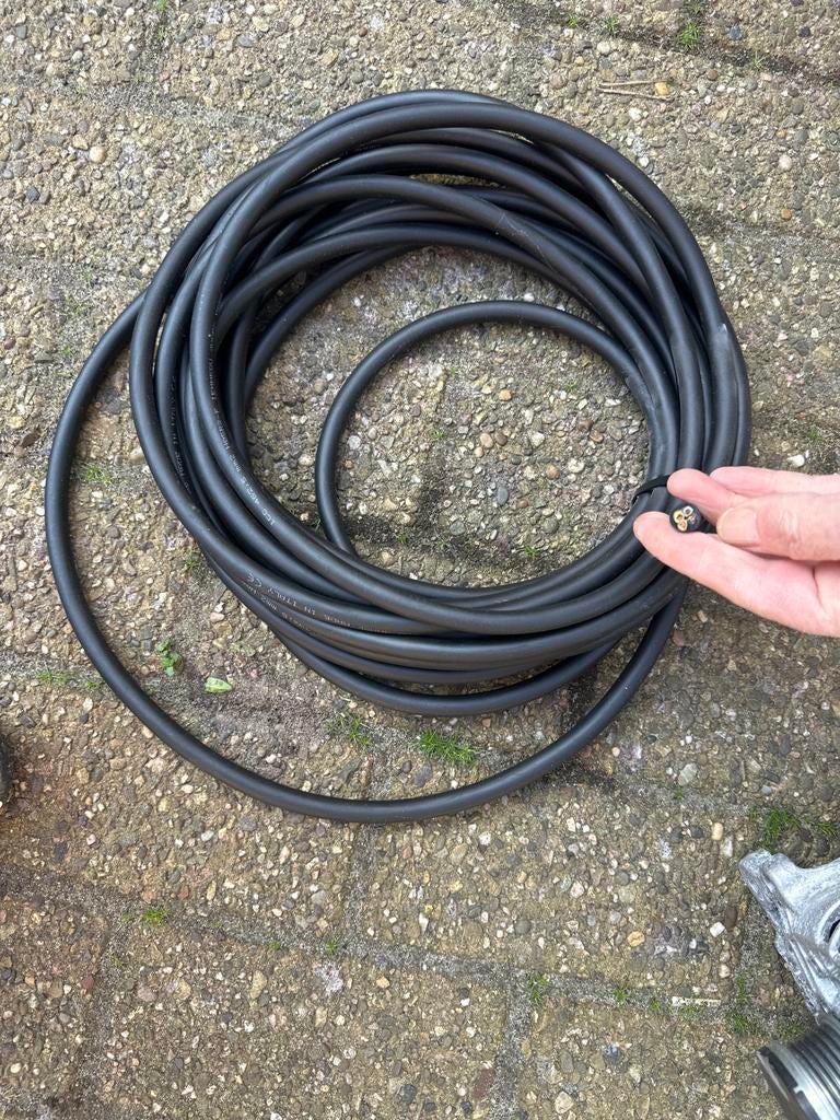 Zwarte elektriciteitskabel, Doe-het-zelf en Verbouw, Elektra en Kabels, Ophalen of Verzenden, Zo goed als nieuw, Kabel of Snoer