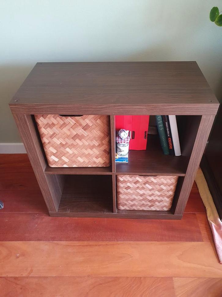 Bruine kast met vier vakken, Huis en Inrichting, Kasten | Overige, Gebruikt, Ophalen