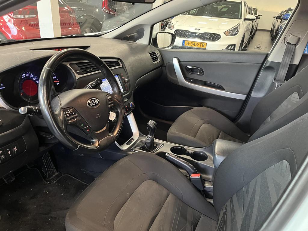 Kia cee'd 1.6 GDI First Edition 17" Privacy Glass, mooie lux, Voorwielaandrijving, Gebruikt, 4 cilinders, Wit