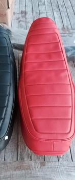 Complete zadel met nieuwe overtrek kawasaki AR50, Ophalen of Verzenden, Zadel, Overige merken