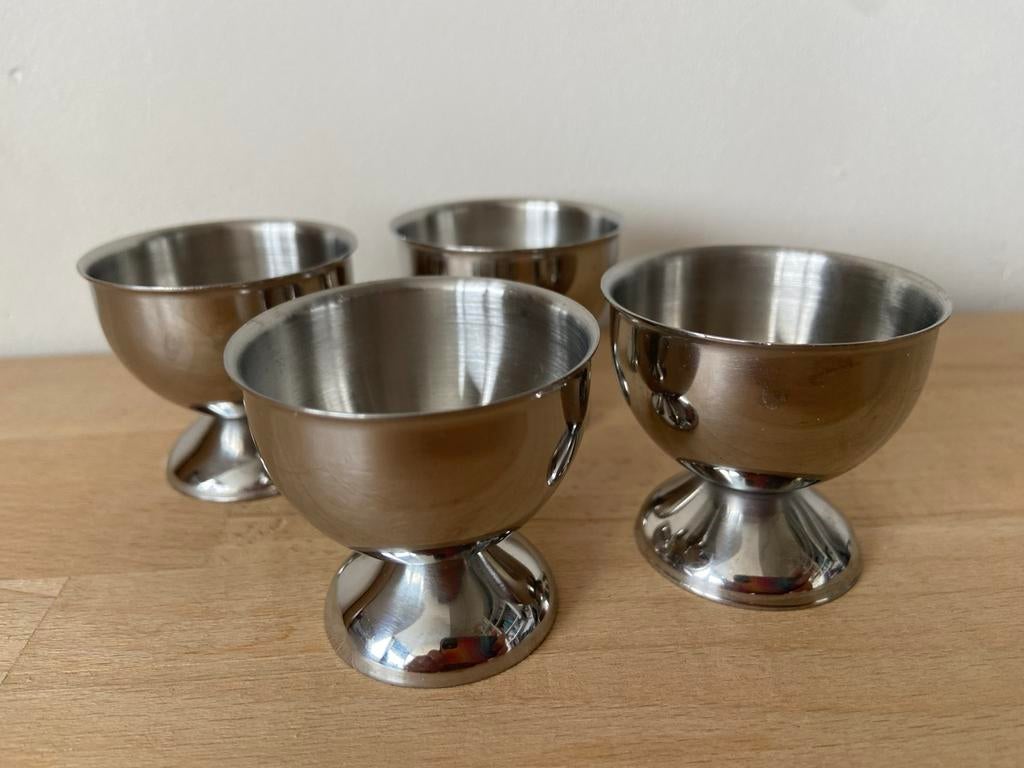 Set van 4 RVS eierdopjes, Ophalen, Zo goed als nieuw