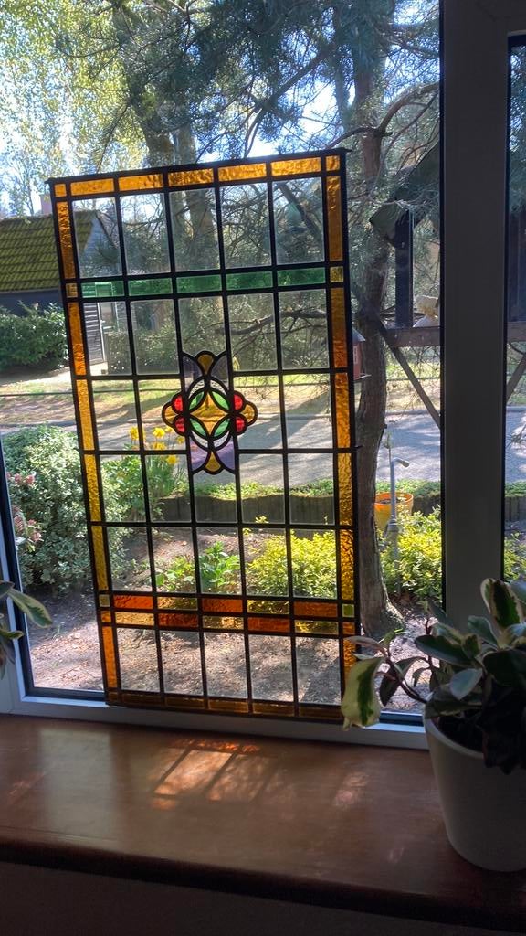 Heel mooi en gaaf oud glas in lood raam art deco, Ophalen