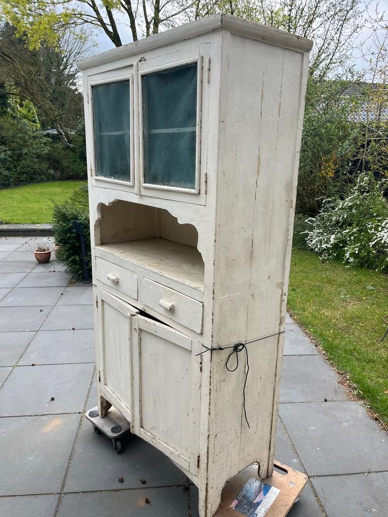 Oud Frans wit keuken kastje met deurtjes en gaas, Antiek en Kunst, Antiek | Meubels | Kasten, Ophalen