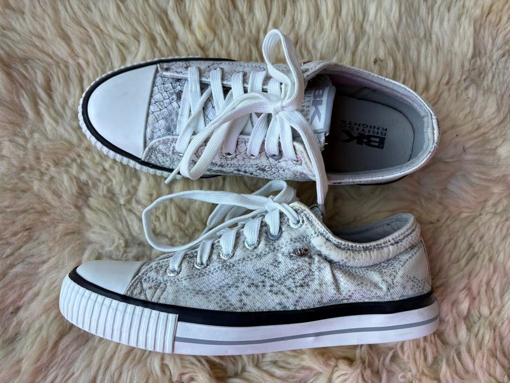 Snekers maat 39, Wit, Ophalen of Verzenden, Sneakers of Gympen, Gedragen