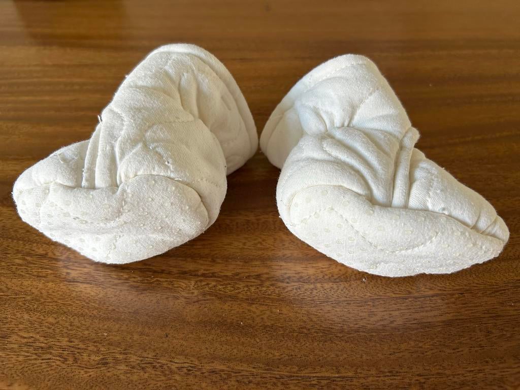 Hema newborn sloffen jersey beige maat 0-4 m, Ophalen, Zo goed als nieuw, Jongetje of Meisje, Slofjes