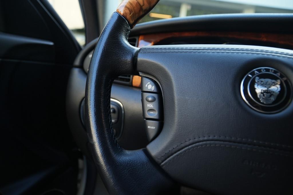 Jaguar XJ 4.2 V8 Sovereign (bj 2006, automaat), Auto's, Jaguar, Automaat, Gebruikt, Wit, Euro 4