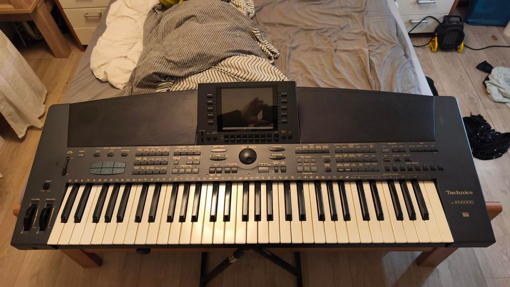Keyboard technics kn5000 zeer goed onderhouden ., Ophalen, 61 toetsen, Zo goed als nieuw, Met standaard