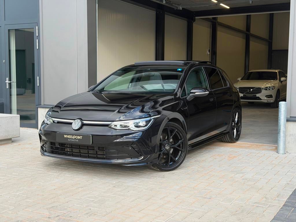 Volkswagen Golf 1.5 eTSI R-Line|Pano|H/K|IQ|Keyless|BOMVOL!, Auto's, Volkswagen, 4 cilinders, 150 pk, Zwart, Bedrijf