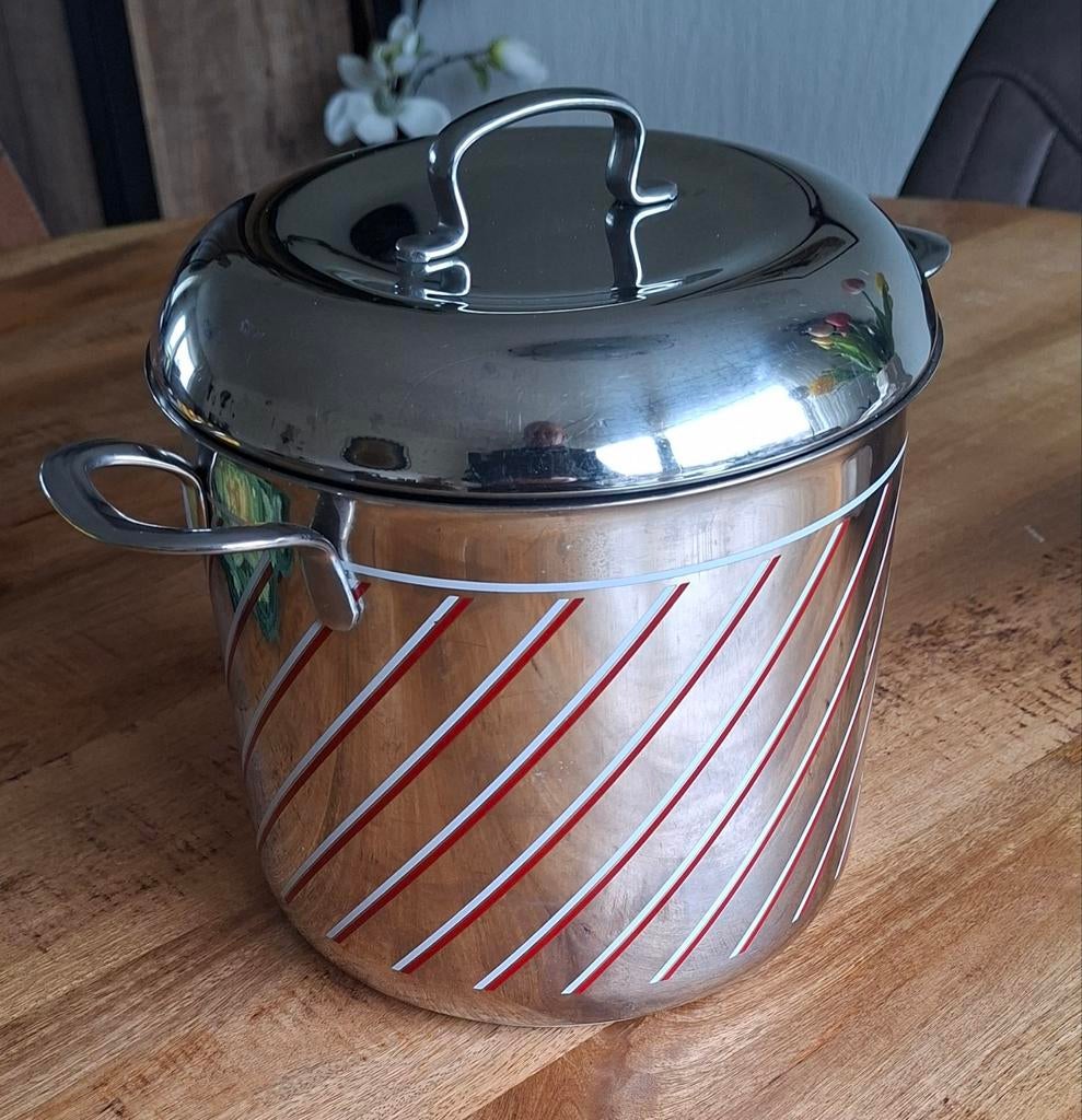 Kookpan WMF Linea 5 liter, Huis en Inrichting, Keuken | Potten en Pannen, Ophalen of Verzenden
