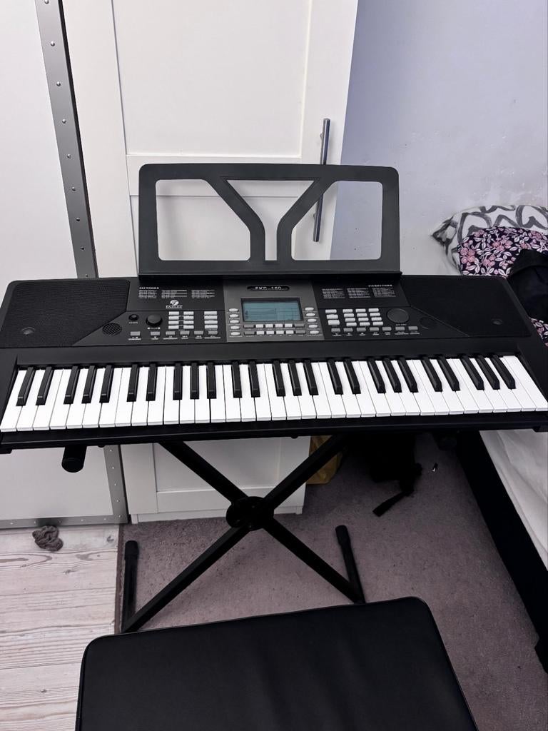 Fezley FKB-180 Keyboard met standaard en krukje, Overige merken, 61 toetsen, Ophalen of Verzenden, Zo goed als nieuw