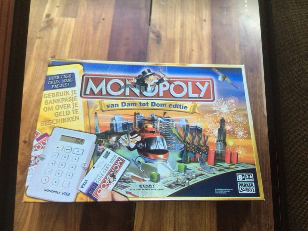 Monopoly Van Dam tot Dom editie - Zo goed als nieuw, Hobby en Vrije tijd, Gezelschapsspellen | Bordspellen, Drie of vier spelers