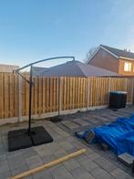 Zweefparasol, doorsnee (350cm)met hoes en parasoltegels., Tuin en Terras, Ophalen, Zo goed als nieuw, Zweefparasol