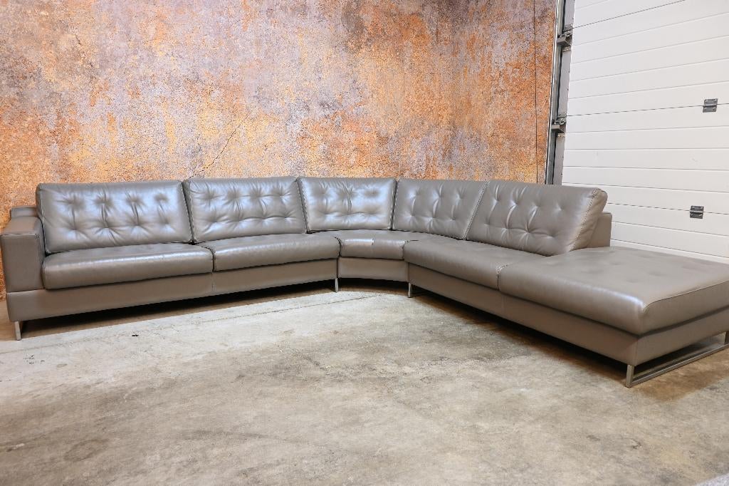 Als NIEUW! taupekleurige leren Leolux Cuno design hoekbank