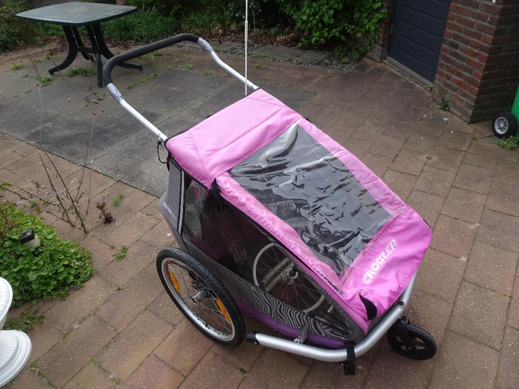 Croozer Kid Pink 2 fietskar incompleet, Fietsen en Brommers, Fietsaccessoires | Aanhangers en Karren, Ophalen, Gebruikt, Opvouwbaar