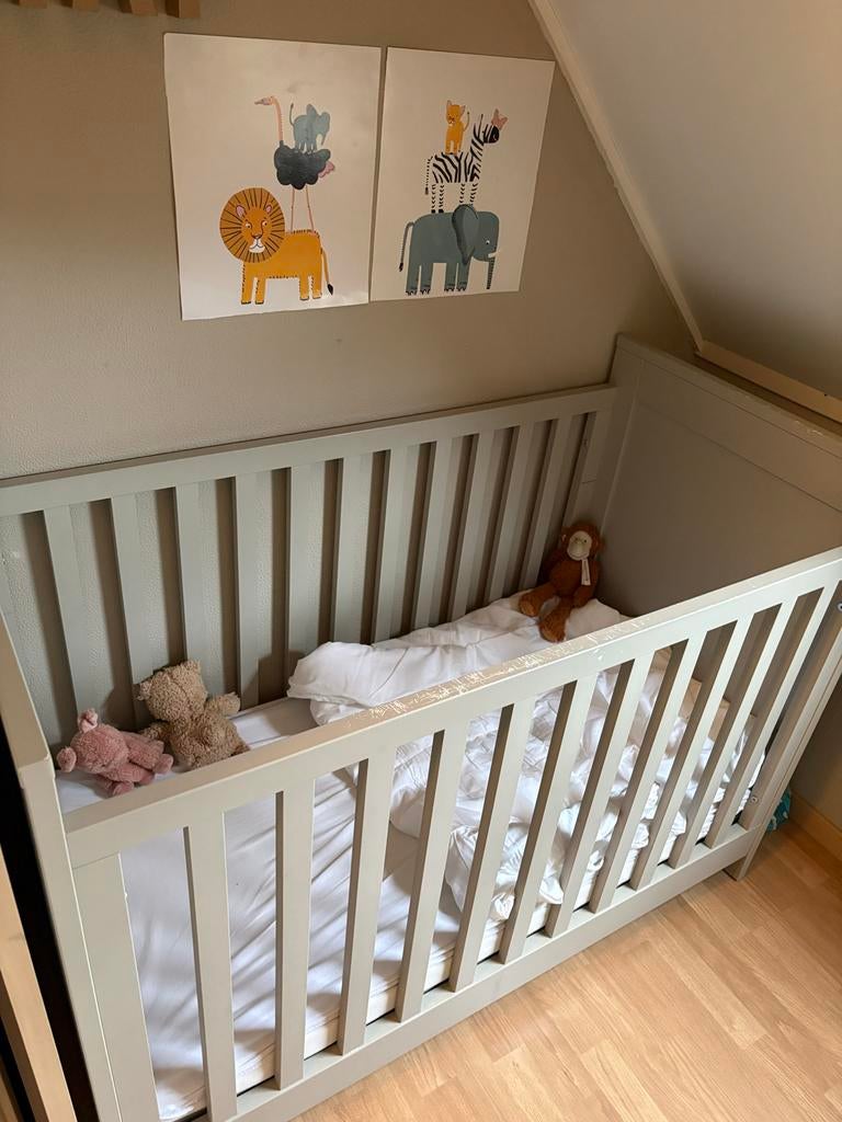 GRATIS OPHALEN! Ledikant 70x140 cm met matras en aerosleep, Kinderen en Baby's, Babywiegjes en Ledikanten, Gebruikt, Ledikant