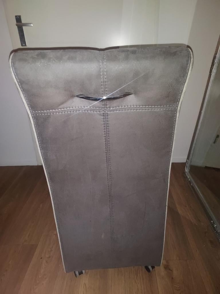 Fraaie eettafel met 6 suède stoelen op wirlketjes ., Ophalen of Verzenden, 4 tot 6 stoelen