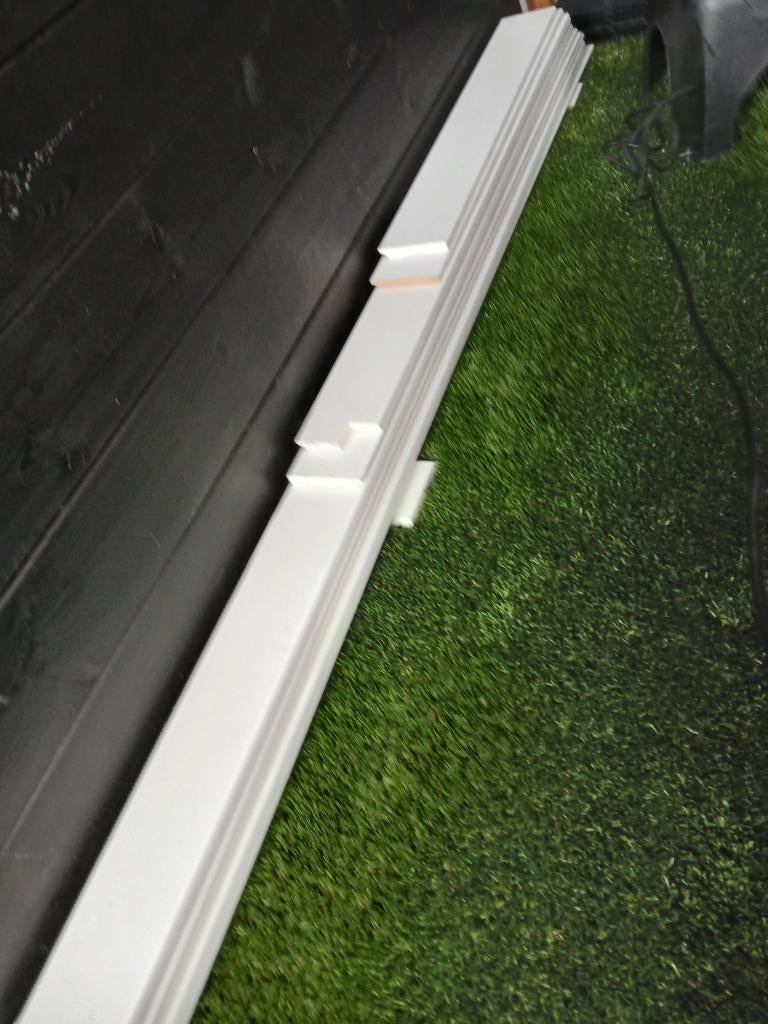 Witte plinten, Doe-het-zelf en Verbouw, Plinten en Afwerking, Ophalen, Mdf, 200 tot 250 cm, Plinten