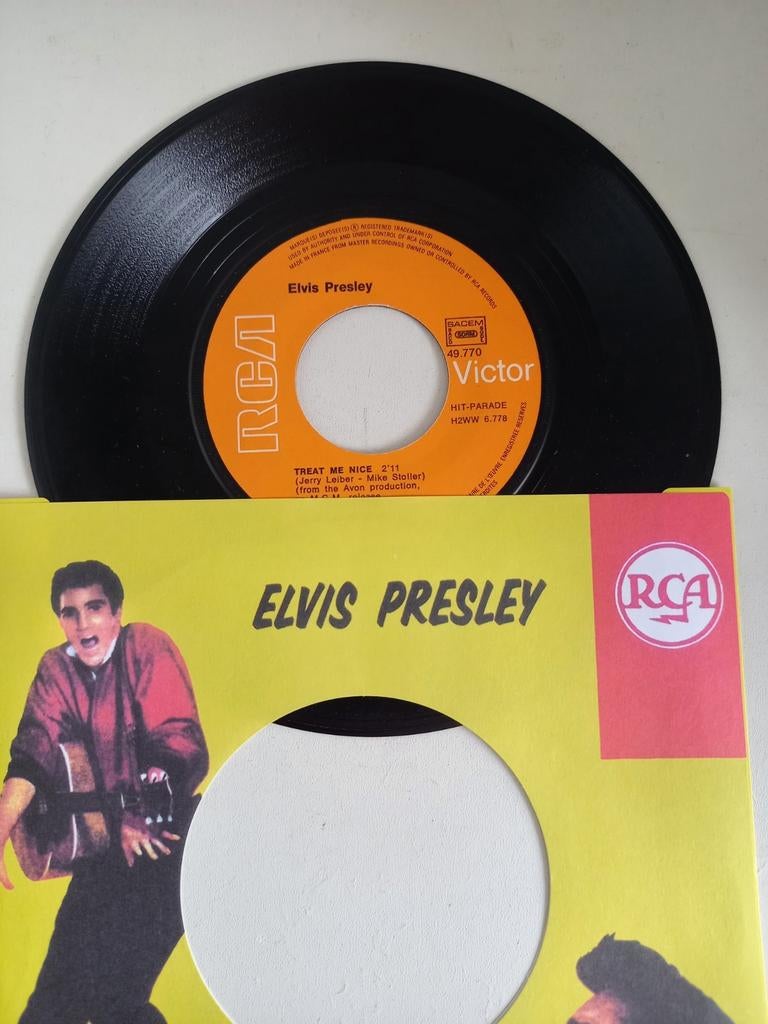 Elvis Presley  ; single  - Jailhouse rock / Treat me nice, Cd's en Dvd's, Vinyl Singles, Ophalen of Verzenden, Zo goed als nieuw