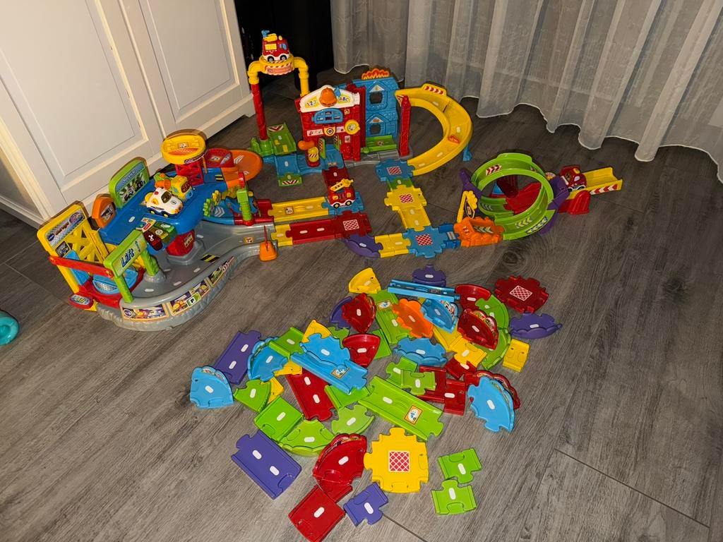 Toet toet auto’s complete set, Ophalen, Zo goed als nieuw, 2 tot 4 jaar