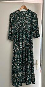 Pull & Bear jurk met bloemenprint maat s, Kleding | Dames, Jurken, Ophalen of Verzenden, Zo goed als nieuw, Maat 36 (S), Onder de knie
