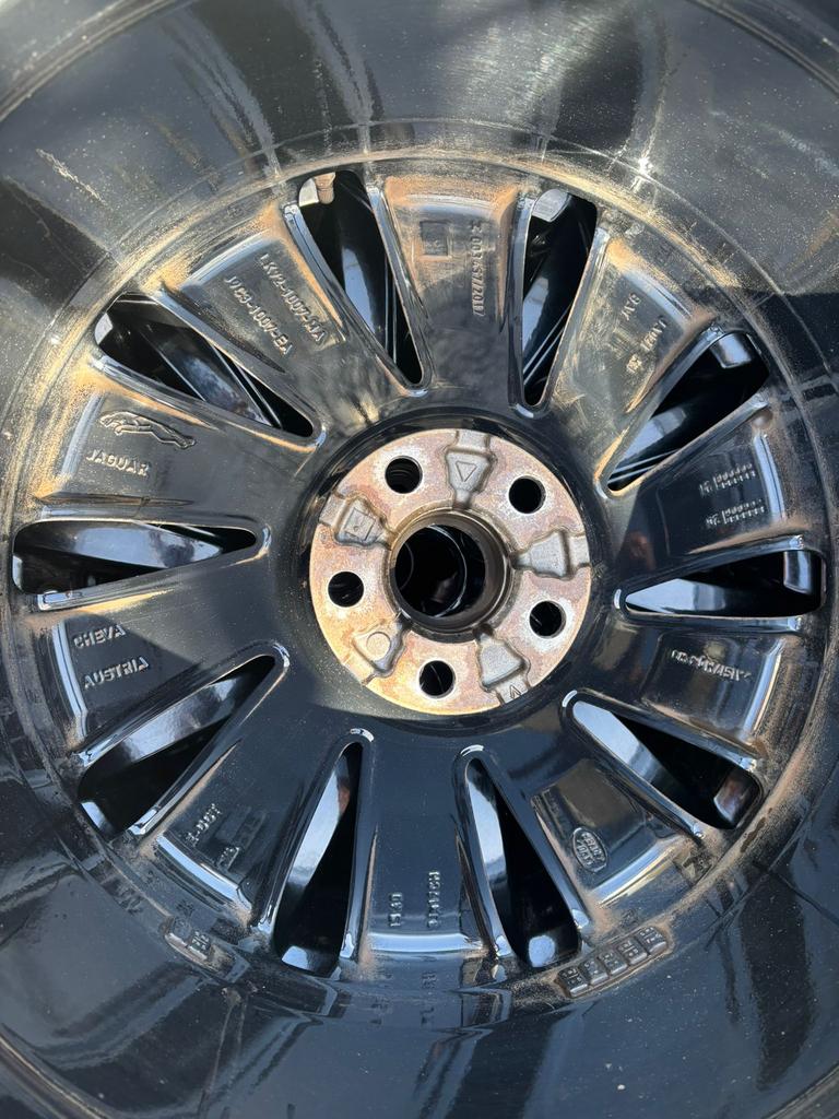 Jaguar velgen en banden, Gebruikt, Banden en Velgen, 235 mm, All Season