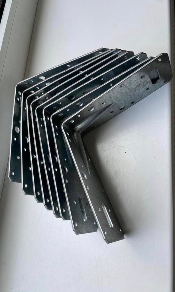 8 Gegalvaniseerde Hoekprofielen - Stevige Bevestiging, Doe-het-zelf en Verbouw, IJzerwaren en Bevestigingsmiddelen, Gebruikt, Overige typen