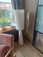 2 vloerlampen kwantum., Ophalen, Stof, 100 tot 150 cm, Zo goed als nieuw