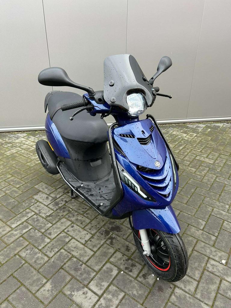 Piaggio Zip 4t I-Get 2020 | 1900KM | Garantie! Full option!, Piaggio, Maximaal 45 km/u, Zip, Ophalen of Verzenden