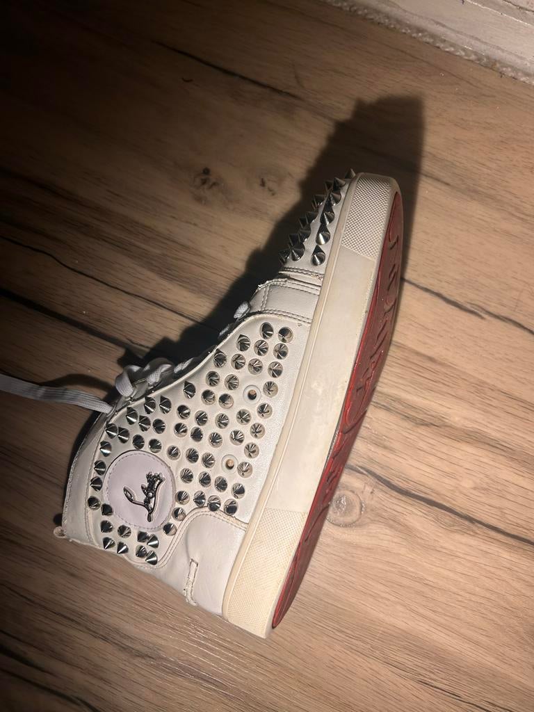 Christian Louboutin sneakers wit met spikes, Wit, Ophalen of Verzenden, Sneakers of Gympen, Gedragen