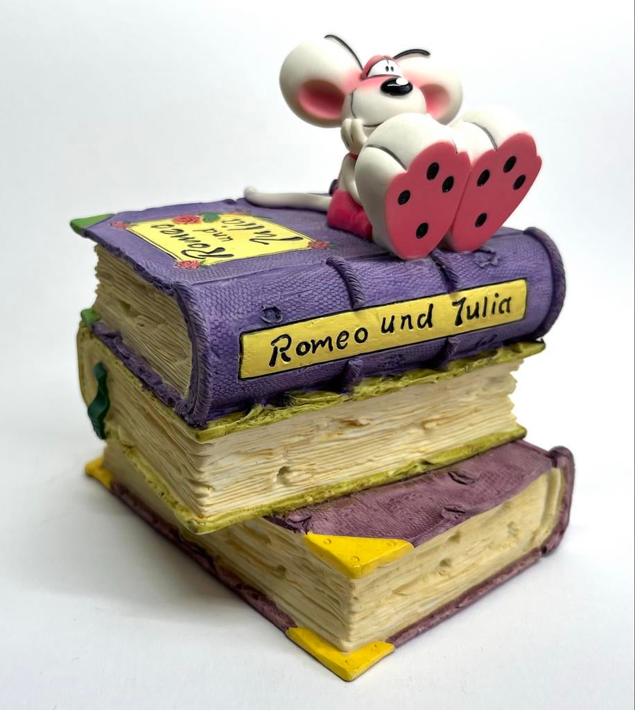 Diddl muis op boeken - Romeo en Julia spaarpot, Verzamelen, Diddl, Ophalen of Verzenden, Zo goed als nieuw, Beeldje of Figuurtje