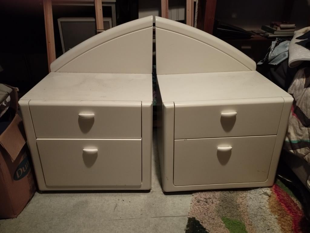 2 witte nachtkastjes , gratis op te halen, Ophalen, Gebruikt, Minder dan 45 cm, Minder dan 55 cm