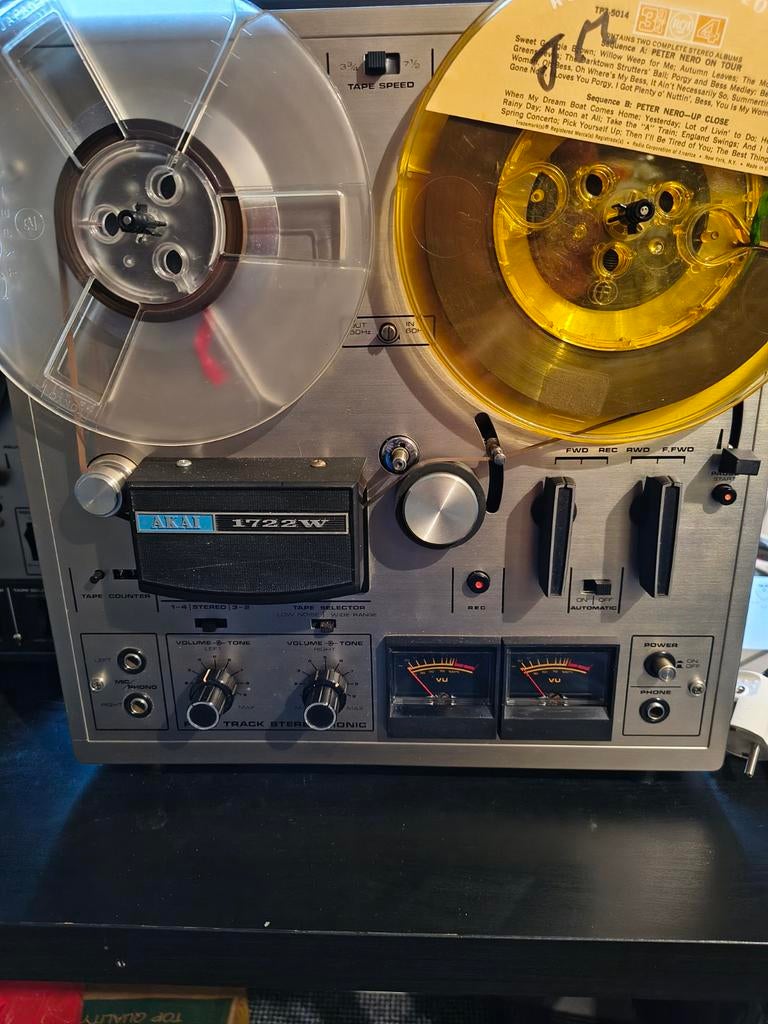 Bandrecorder met ingebouwde luidsprekers, Ophalen, Bandrecorder