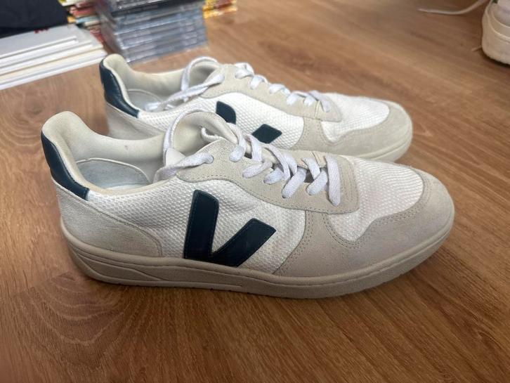 Stijlvolle Veja V-10 Sneakers - maat 44, Kleding | Heren, Schoenen, Zo goed als nieuw, Sneakers of Gympen, Wit, Ophalen of Verzenden