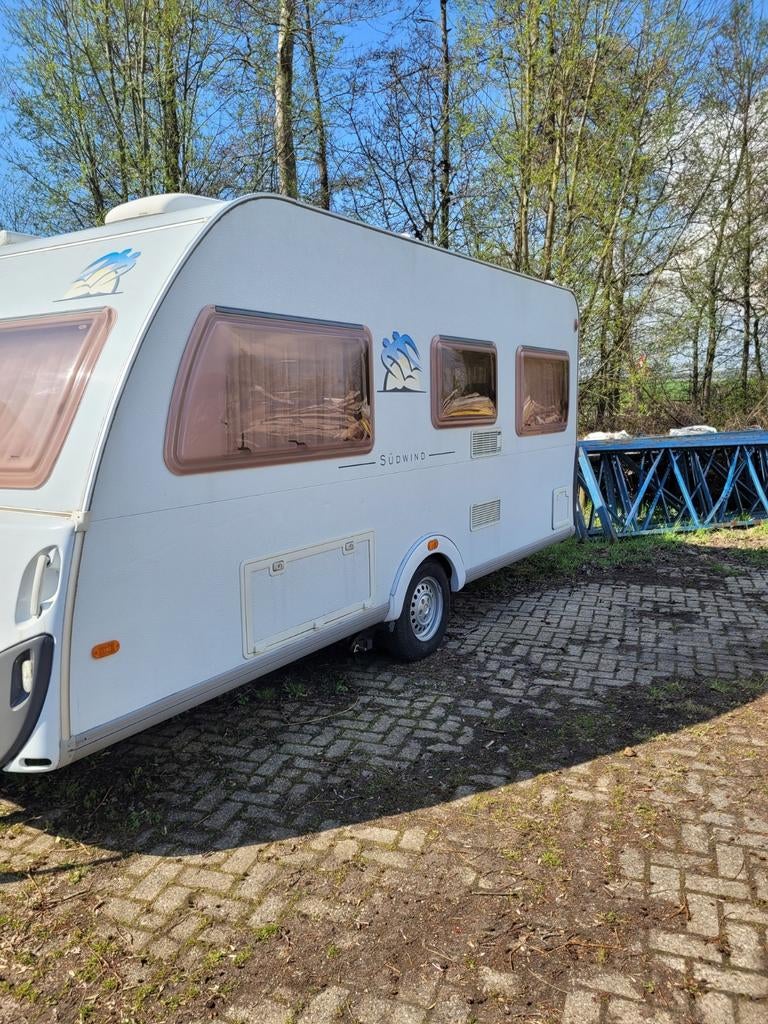 Te koop Knaus Sudwind 450 2005 met zgan Isabella voortent., Standaardzit, Particulier, Vast bed, 4 tot 5 meter