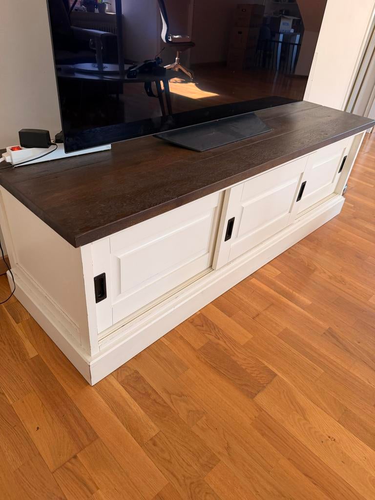 Robuust TV-meubel met schuifdeuren, Ophalen, Gebruikt, 150 tot 200 cm, Minder dan 100 cm