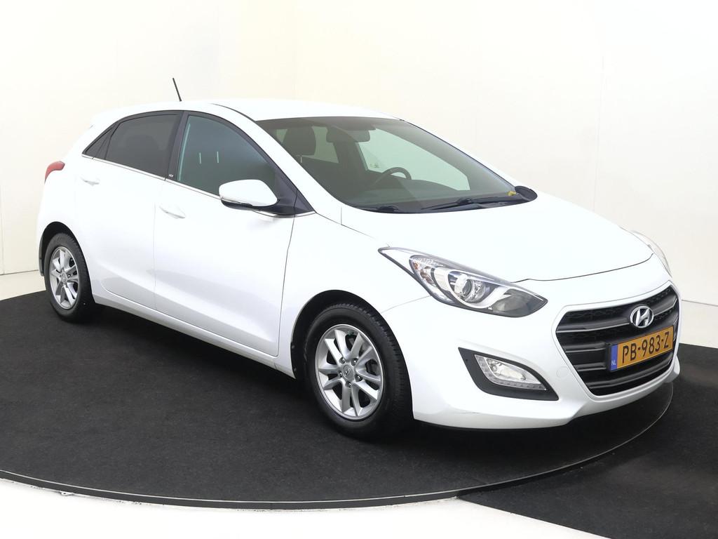 Hyundai i30 1.6 GDi GO! 2016 audio-navigatiesysteem | cruise, Auto's, Voorwielaandrijving, 135 pk, Gebruikt, 4 cilinders