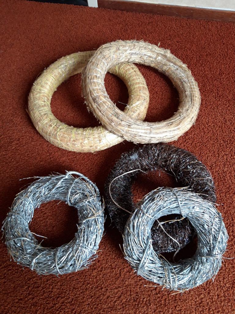 5 kransen verschillende grote, Huis en Inrichting, Woonaccessoires | Kransen, Ophalen