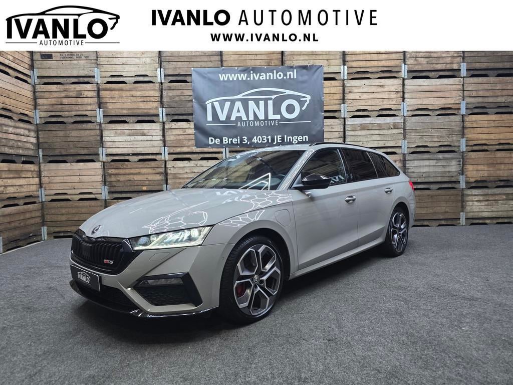 Skoda Octavia Combi 1.4 TSI RS iV PHEV Business First Editio, Auto's, Skoda, Gebruikt, 4 cilinders, Hybride Elektrisch/Benzine