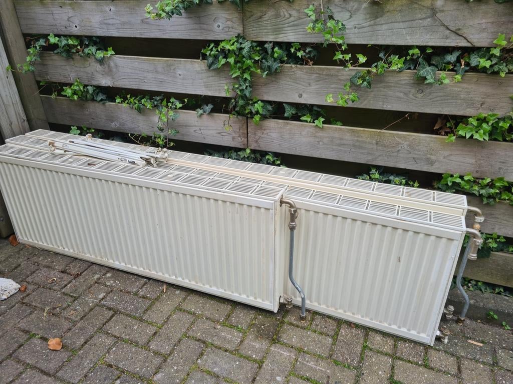 3 stelrad radiatoren, Ophalen, 30 tot 80 cm, Gebruikt, Radiator