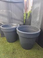Grote grijze bloempotten / plantenbakken (set van 2), Kunststof, Rond, Zo goed als nieuw, Balkon