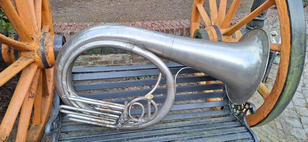 Ringbas of bombardon van Kessel Tilburg Sousafoon, Ophalen, Gebruikt, Bes-tuba